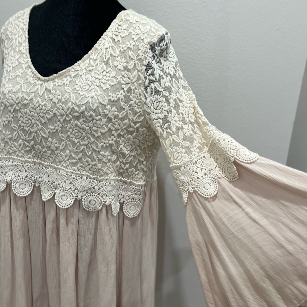 Cute size Small Honeyme dress.  Fits like a Medium.